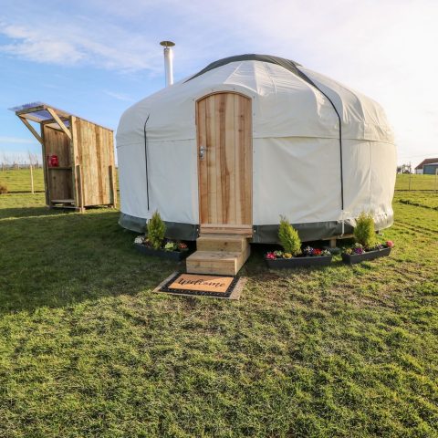 18 foot yurt exterior